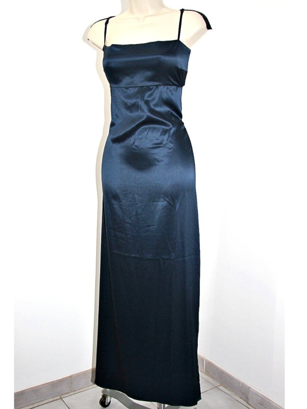 Reformation Jane Open Back Satin Dress with Back Slit in Navy sz 12 $298 - Picture 8 of 13